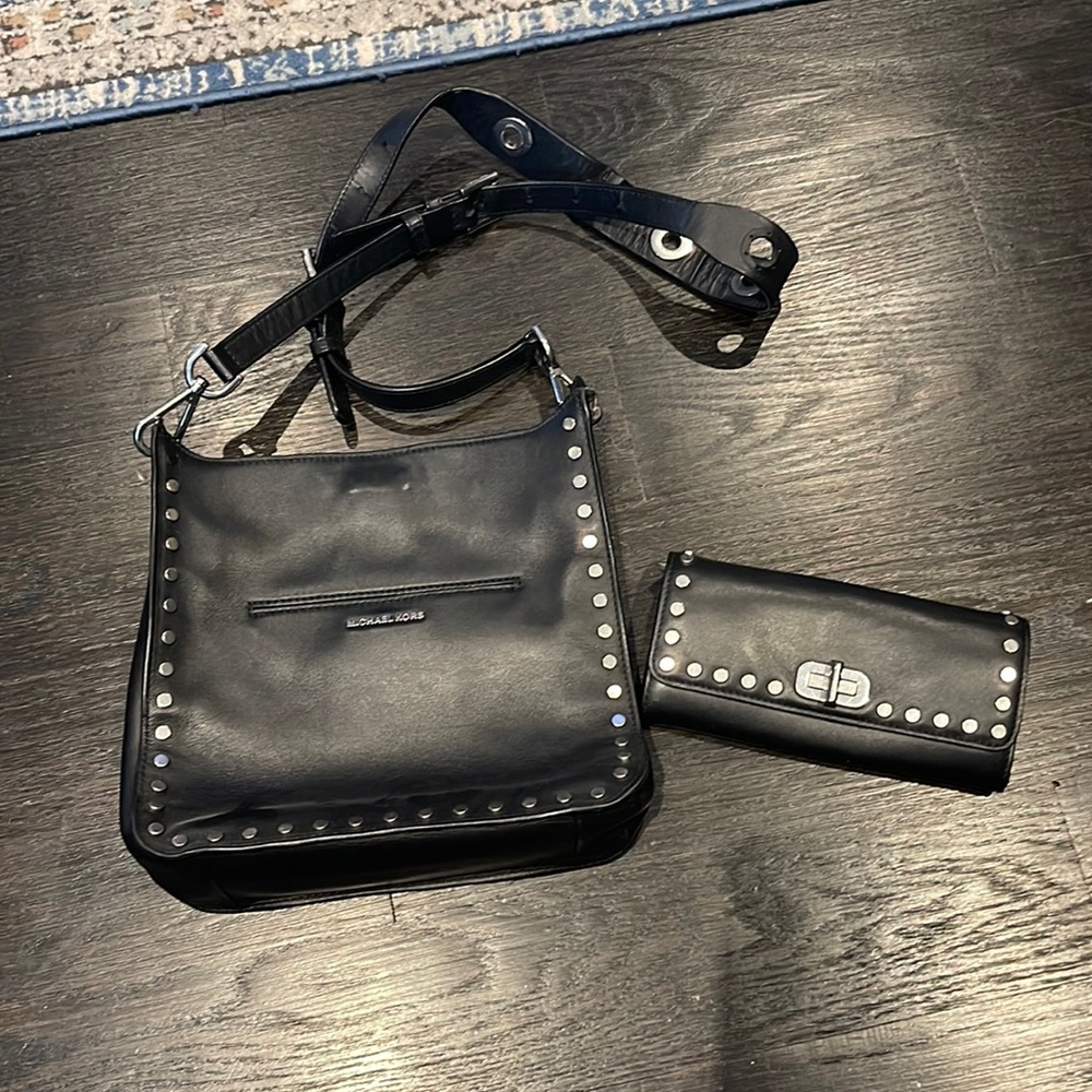 Micheal kors bag and wallet